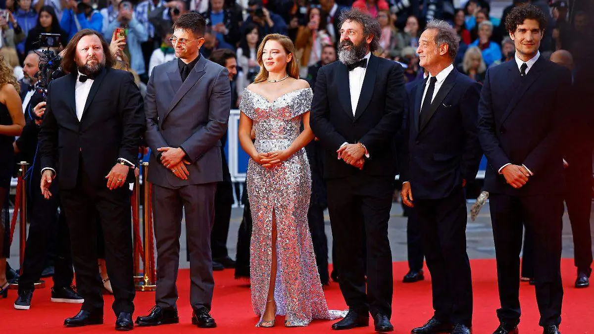 Director Quentin Dupieux and cast members Le deuxieme acte (El segundo acto)